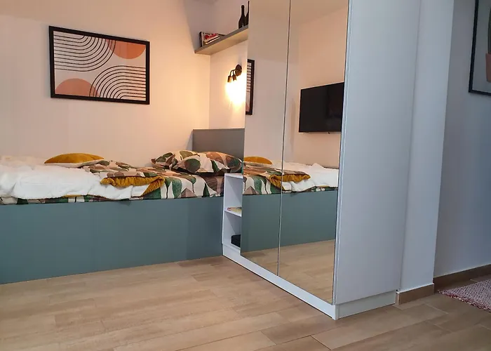 Quiet Panoramic - Calea Victoriei *